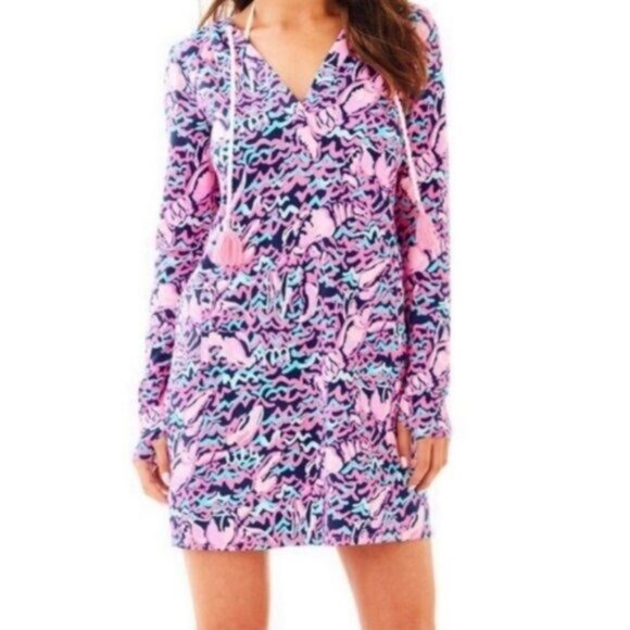 Lilly Pulitzer | Rylie UPF 50+ Cover Up Hooded Dress in Lobstah Roll Print - Picture 1 of 9